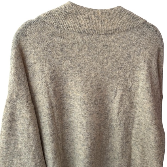 NEW Time and Tru Deep V-Neck Cozy Extremely Soft Sweater Color Oatmeal Size XL - Picture 6 of 11